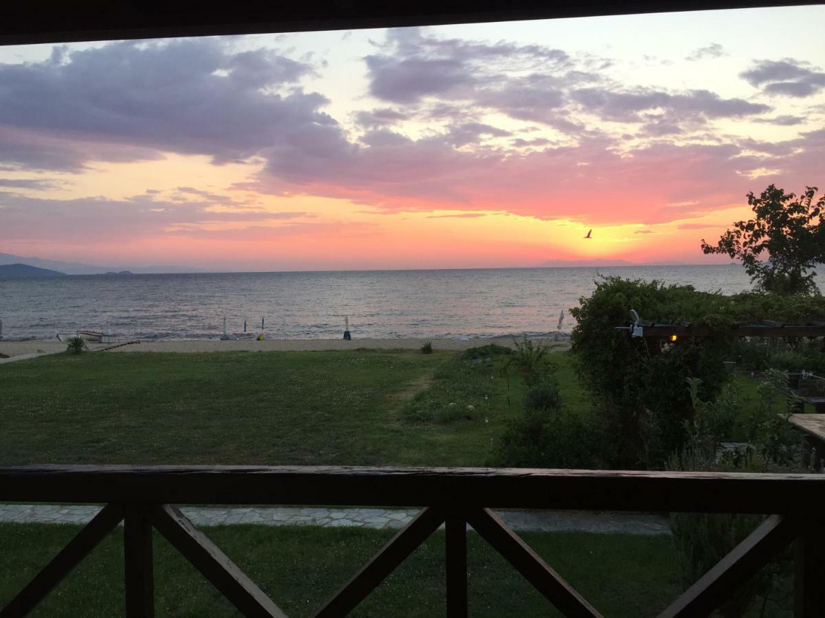 Seafront House With Garden Holiday home *