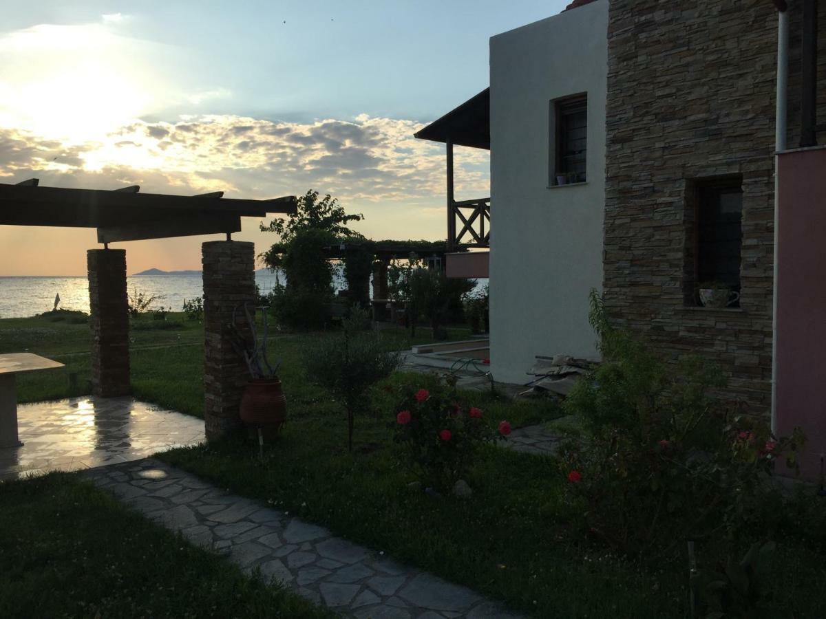 Seafront House With Garden Ierissos
